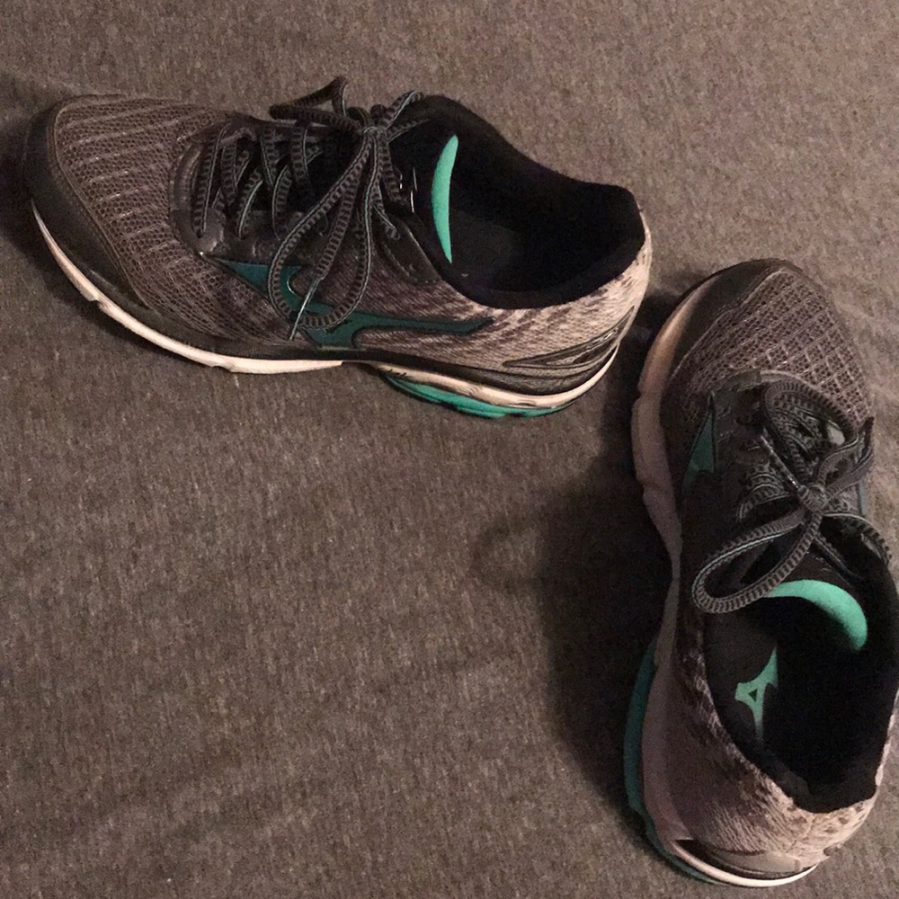 Mizuno running shoes